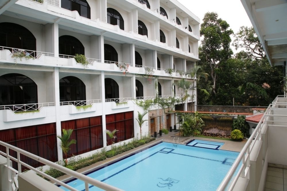 Kandyan Reach Hotel Курунегала Екстер'єр фото
